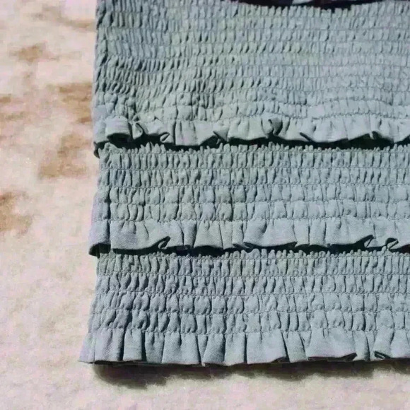 LOVE TREE Tank Top Cropped Ruched Smocked Ruffled Stretchy Coquette Women Small - Picture 3 of 8